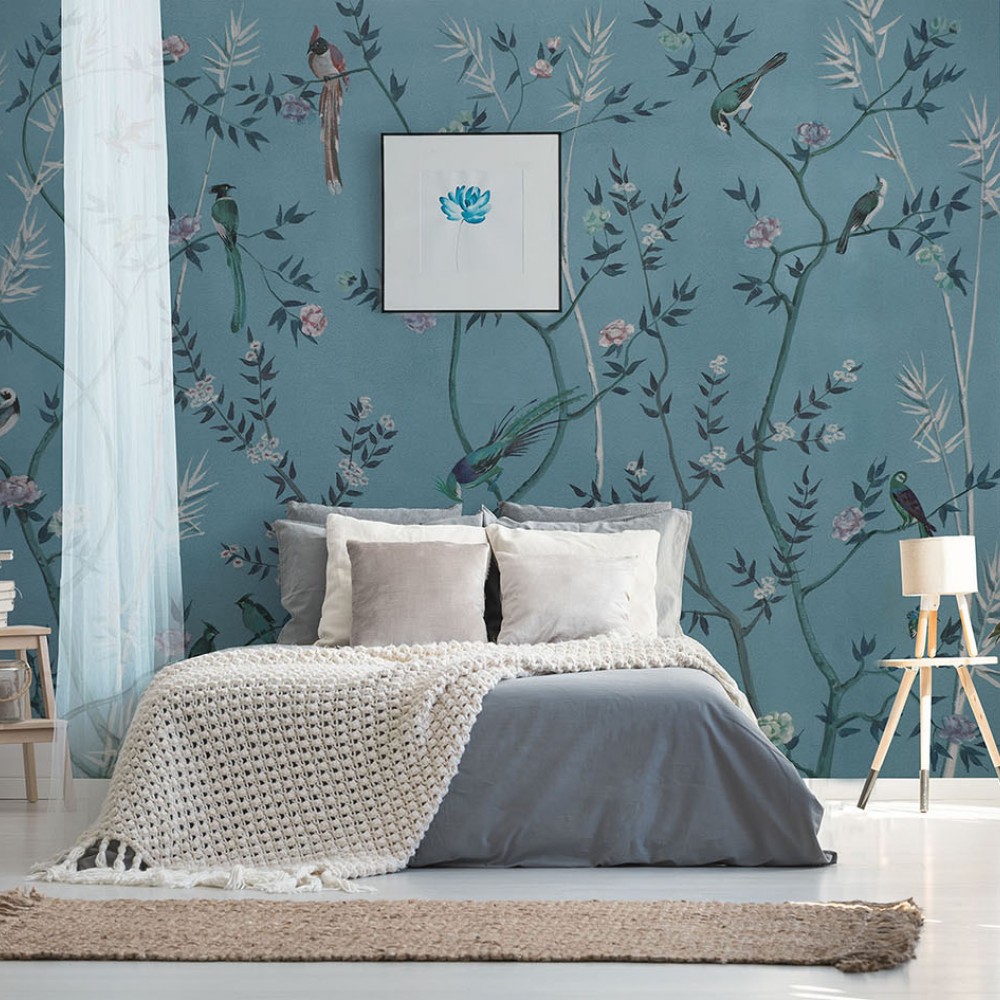 Chinoiserie Stil Turkuaz Zeminli Kuş ve Egzotik Bambu Dalları Desenli Duvar Kağıdı