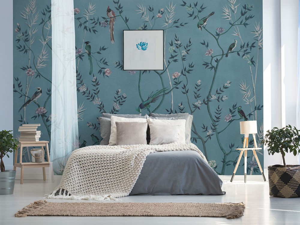 Chinoiserie Stil Turkuaz Zeminli Kuş ve Egzotik Bambu Dalları Desenli Duvar Kağıdı
