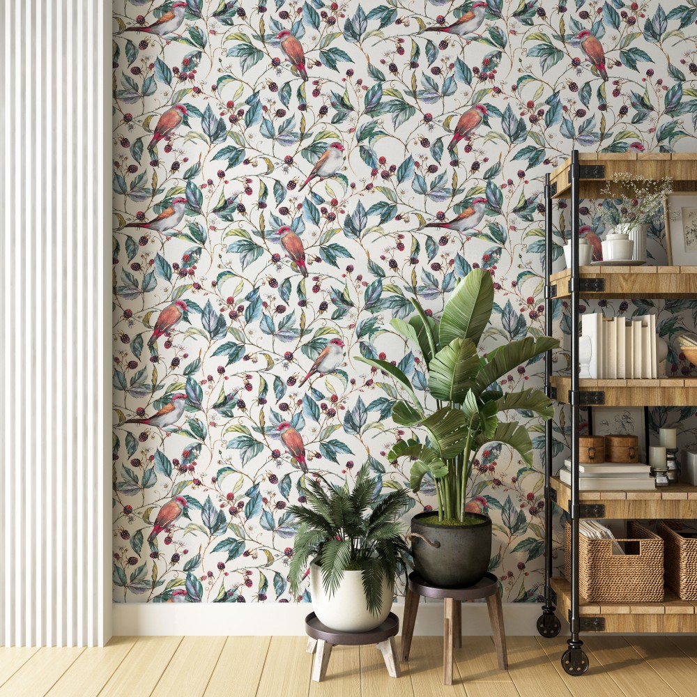Botanik Stil: Renkli Kuşlar ve Böğürtlen Dalları Desenli Duvar Kağıdı