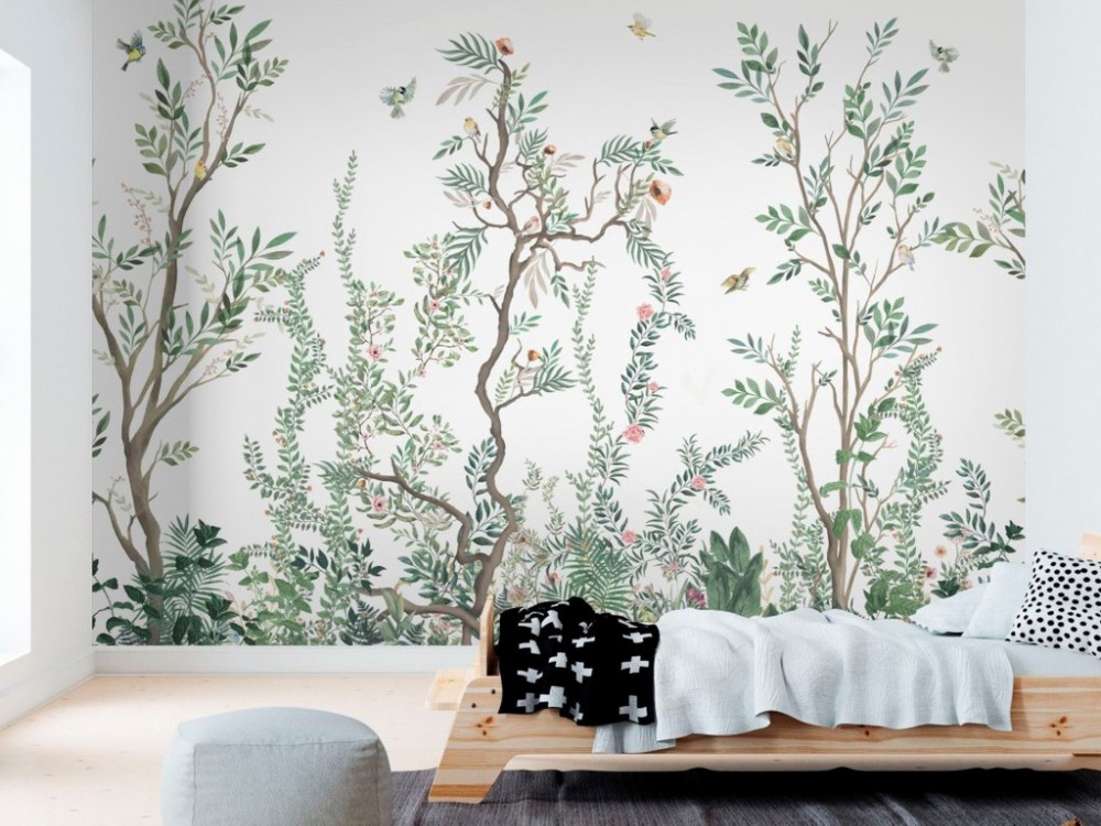 Bahar Dalları: Beyaz Zeminli Suluboya Yaprak ve Kuş Desenli Duvar Kağıdı