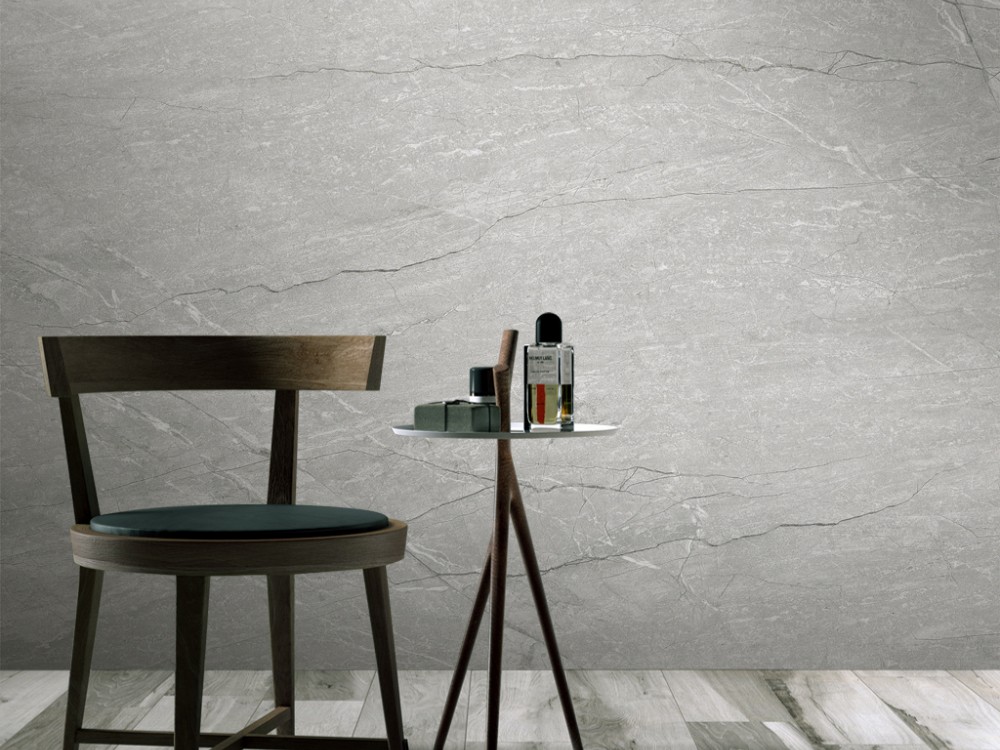 Açık Gri Doğal Taş Dokulu ve İnce Mermer Damarlı Duvar Kağıdı