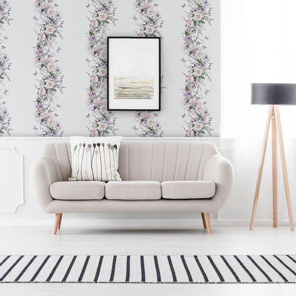 Klasik Fransız Stil Çiçekli Şerit Desenli ve Beyaz Zeminli Duvar Kağıdı