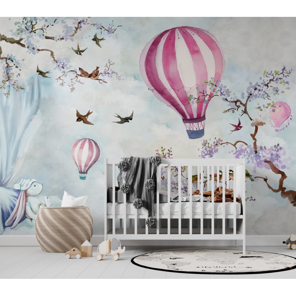Gökyüzü Macerası: Suluboya Efektli Uçan Balon ve Bahar Çiçekli Bebek Odası Duvar Kağıdı