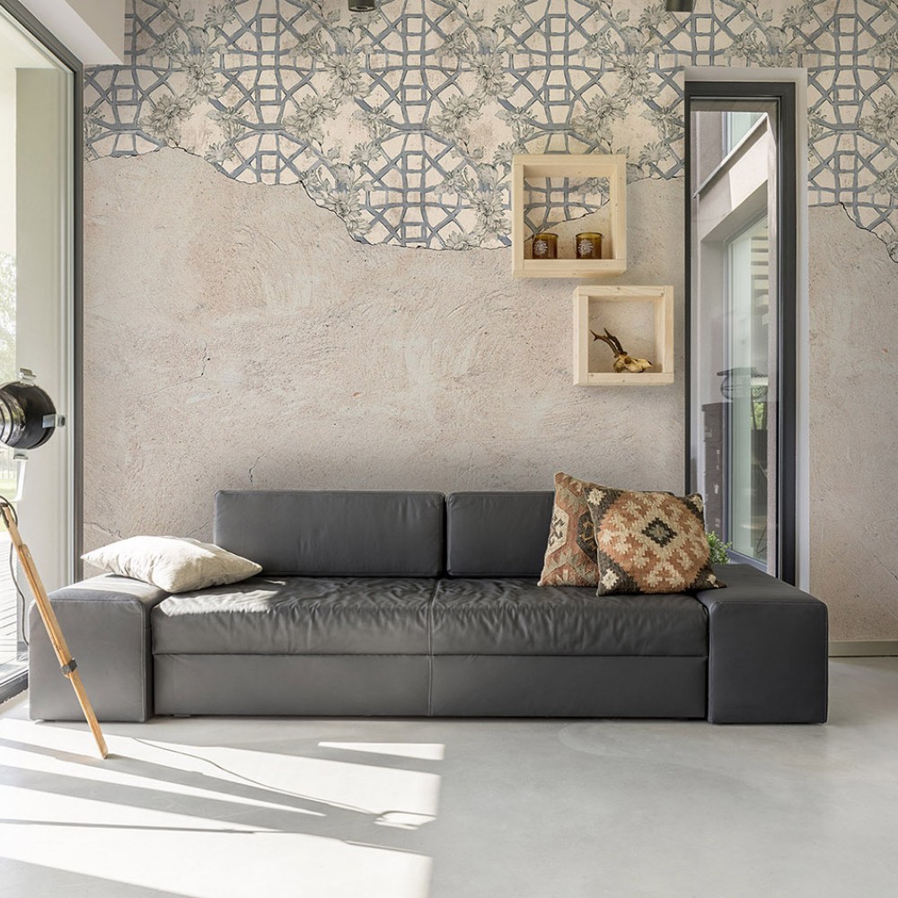 Eskitme Beton Efektli ve Üstten Sarkıt Geometrik Floral Duvar Kağıdı