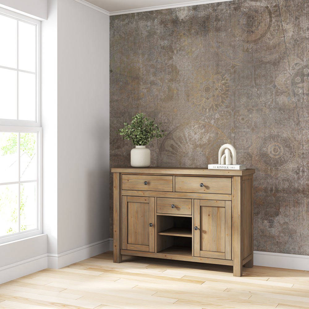 Beton Eskitme Zemin Üzerine Altın Çark Desenli Duvar Kağıdı